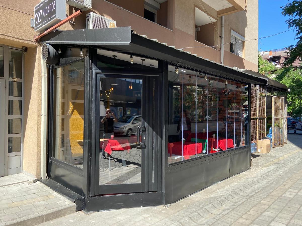 Mickitos Hostel & Apartments 斯科普里 外观 照片