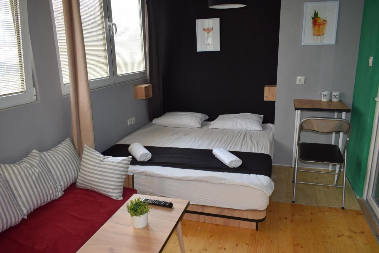 Mickitos Hostel & Apartments 斯科普里 外观 照片