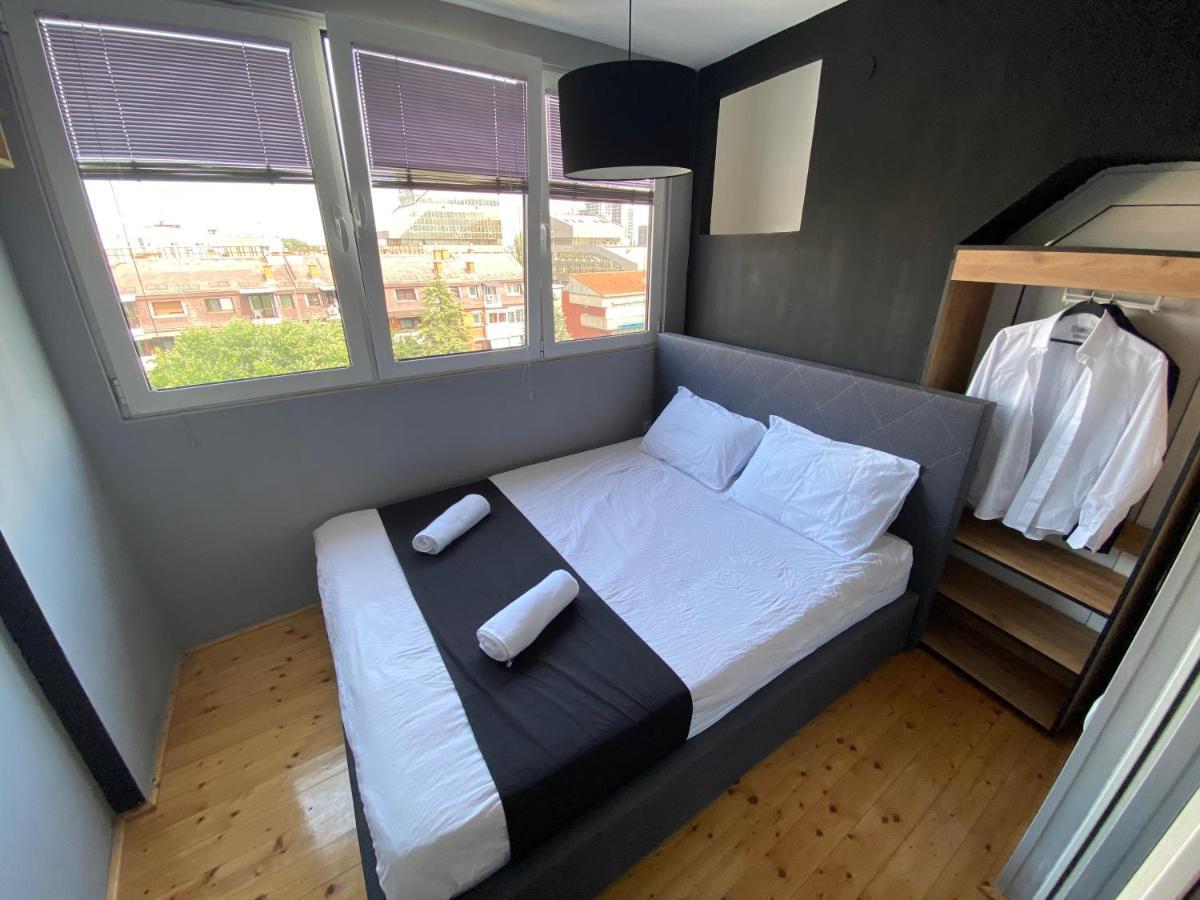 Mickitos Hostel & Apartments 斯科普里 外观 照片
