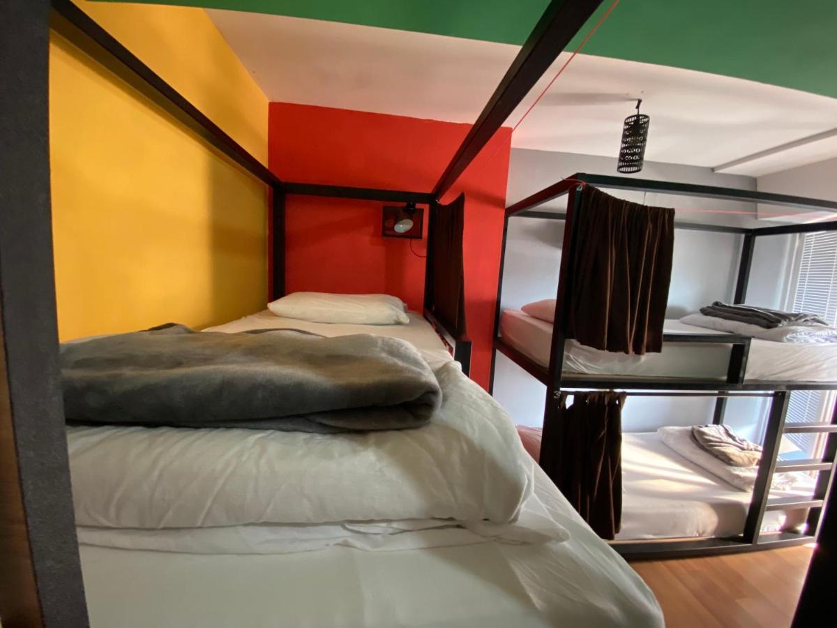Mickitos Hostel & Apartments 斯科普里 外观 照片