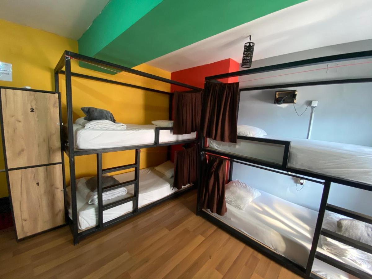 Mickitos Hostel & Apartments 斯科普里 外观 照片