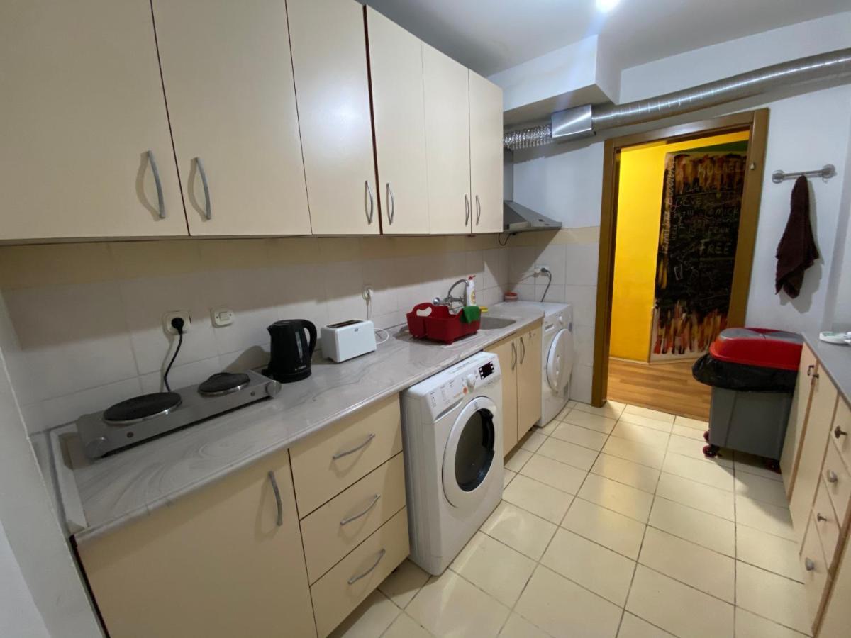 Mickitos Hostel & Apartments 斯科普里 外观 照片