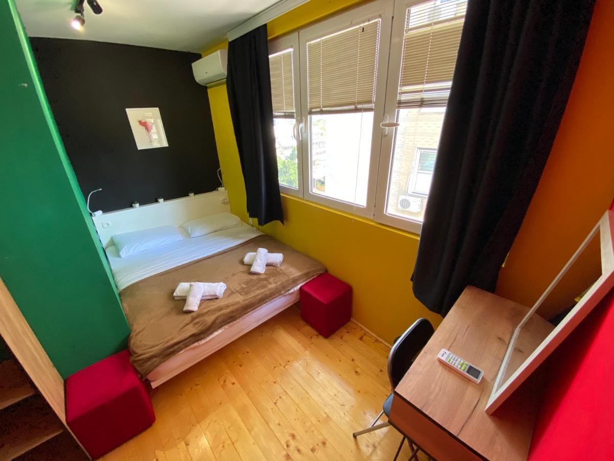 Mickitos Hostel & Apartments 斯科普里 外观 照片