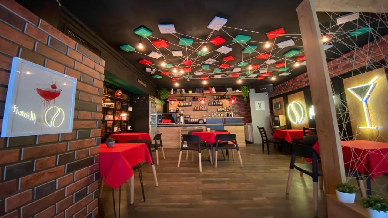 Mickitos Hostel & Apartments 斯科普里 外观 照片